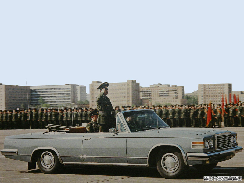 Illustration for article titled Soviet Saturday - Victory Parade ZILs
